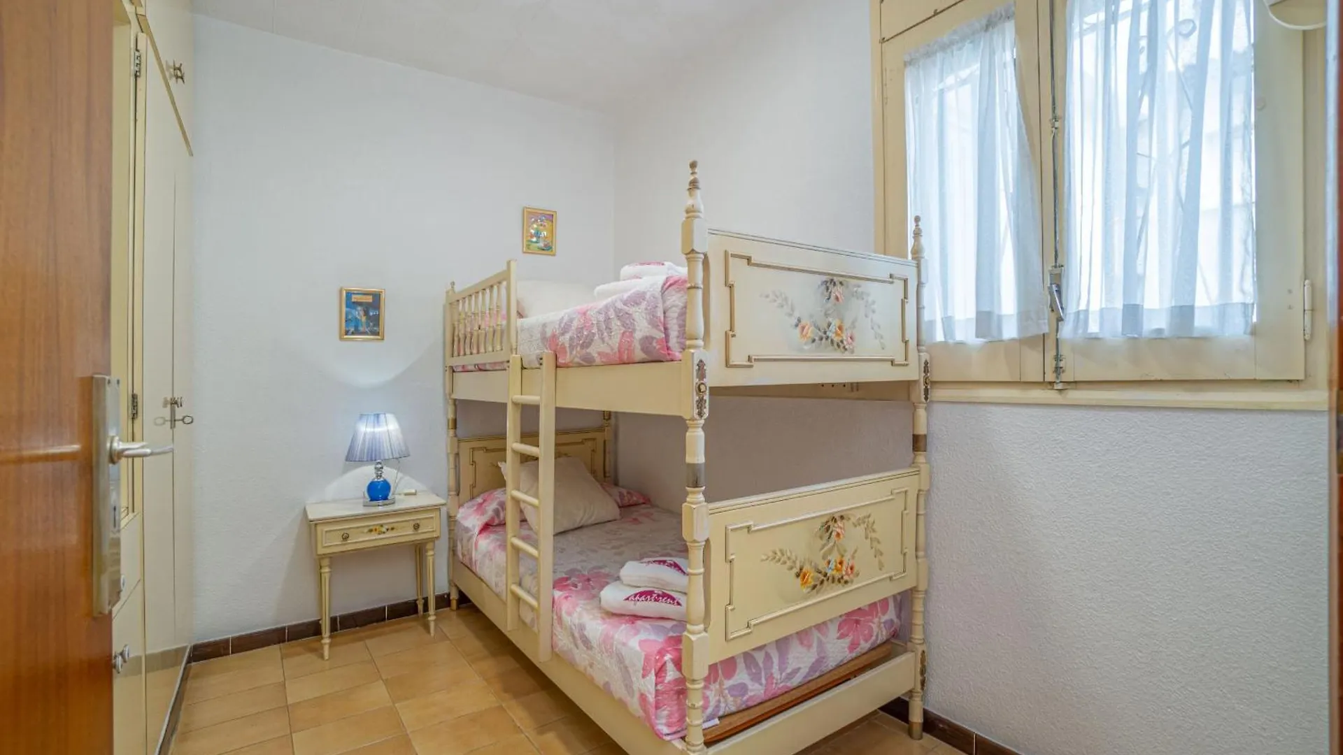 Basic Confort Apartamento Poeta Marquina 2Do 2027 Roses 0*,