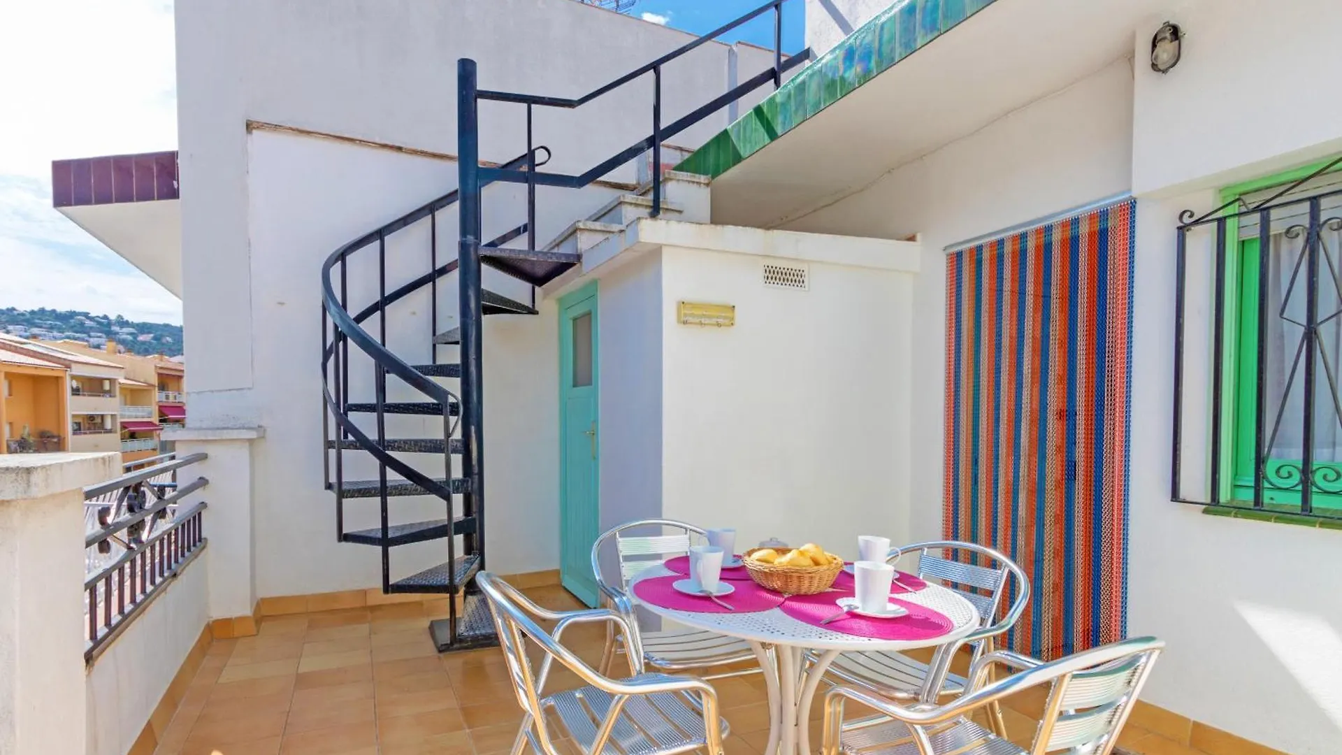Contacts de Basic Confort Apartamento Poeta Marquina 2Do 2027